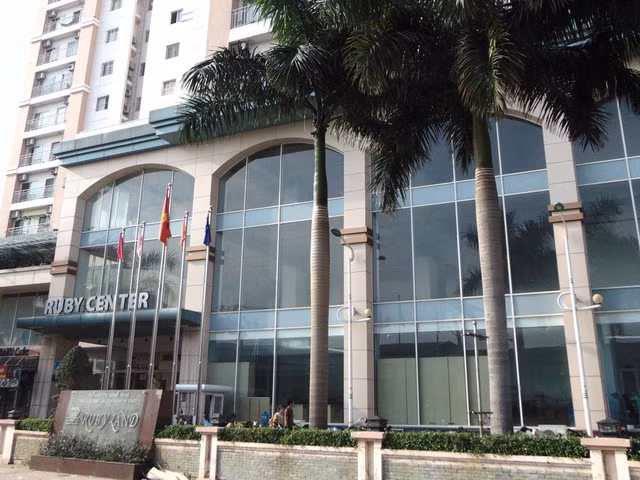 Chung cư Rubyland bị cưỡng chế vi phạm xây dựng Chung cu Rubyland bi cuong che vi pham xay dung