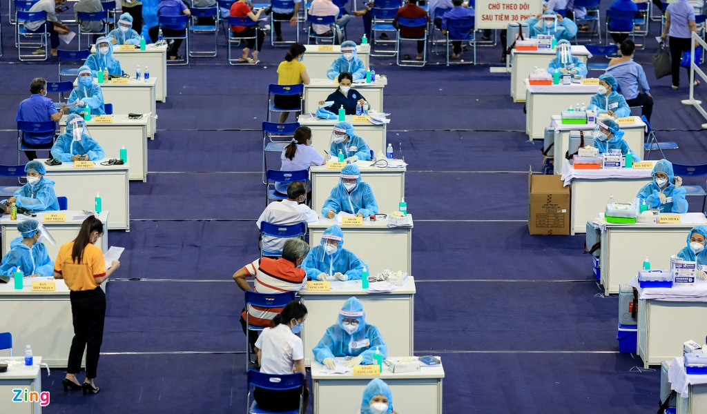 Nhà thi đấu Phú Thọ (quận 11, TP.HCM) là điểm tiêm vắc xin lớn nhất TP.HCM. Ảnh: Quỳnh Danh.