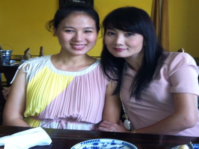 Nổi tiếng sau bộ phim “Dòng đời” nhưng Võ Sông Hương lại nhanh chóng giã từ phim ảnh rồi rẽ ngang sang làm MC. Sau một vài năm đảm nhận vị trí người dẫn chương trình, nữ diễn viên lặng lẽ rút lui. Cô bằng lòng với công việc giảng dạy tại trường đại học. Hiện tại, không có thông tin về cuộc sống của Võ Sông Hương. Ảnh: Gia đình và xã hội