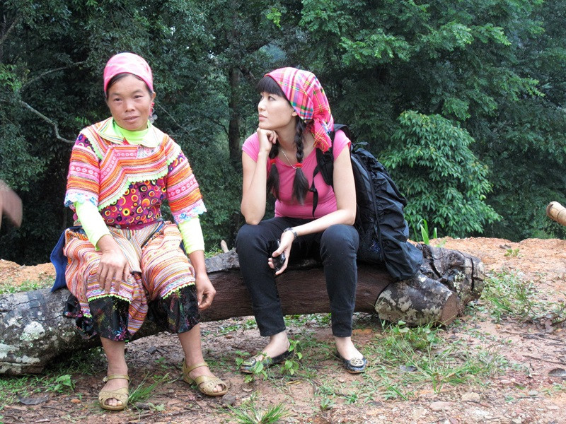 Theo Giao thông, năm Thu Thủy lên miền núi làm phim tài liệu, cô bỏ bê mọi việc kinh doanh dù thời điểm đó vẫn rất tốt bởi cô rơi vào cuộc khủng hoảng tinh thần sâu sắc. Lúc đó, Thu Thủy đứng giữa hai lựa chọn, một là quay lại chiến đấu tiếp, hai là tạm buông một thời gian, nhìn lại mình, chấp nhận thất bại.