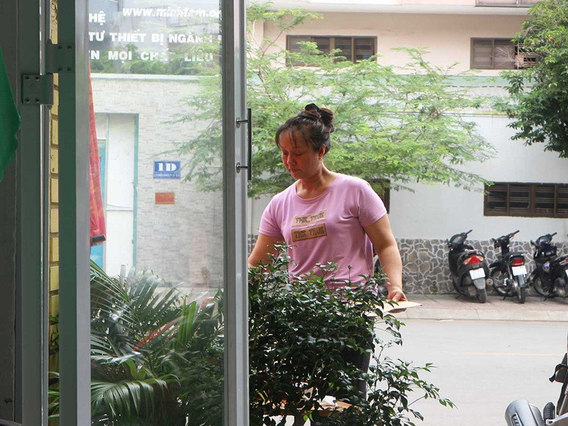 Vợ ba của Duy Phương từng chia sẻ trên Khám phá: "Tôi và ông ấy từng trải qua bao nhiêu khó khăn, cay đắng, ngọt bùi bên nhau. Cho nên tình cảm của tôi dành cho ông ấy như thế nào thì mọi người cũng hiểu". Ảnh: Dân Việt