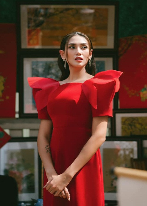 Võ Hoàng Yến từng vô tình là người thứ ba. Cô tâm sự, người đàn ông cô đã yêu nói dối vợ chồng ly thân khiến cô tin đó là sự thật. Khi phát hiện sự thật, Võ Hoàng Yến cảm thấy bị tổn thương và quyết định rời đi.