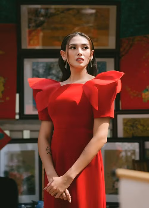 Võ Hoàng Yến từng vô tình là người thứ ba. Cô tâm sự, người đàn ông cô đã yêu nói dối vợ chồng ly thân khiến cô tin đó là sự thật. Khi phát hiện sự thật, Võ Hoàng Yến cảm thấy bị tổn thương và quyết định rời đi.