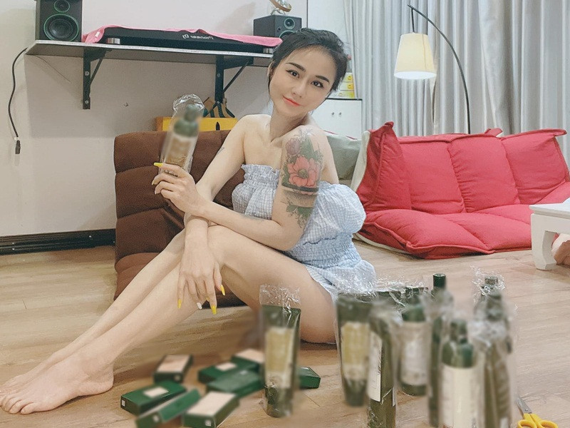 Sau thông tin chồng cũ có tình mới, Tiên Moon không có động thái nào đáng chú ý.