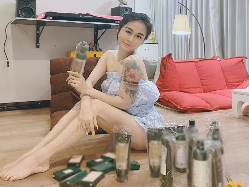 Sau thông tin chồng cũ có tình mới, Tiên Moon không có động thái nào đáng chú ý.