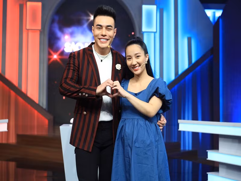 Quỳnh Quỳnh còn sinh hai cô con gái cho Bảo Lâm.