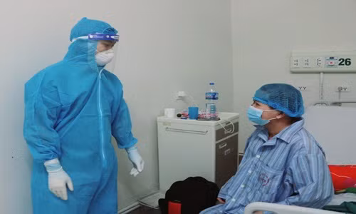 Sau 21 ngay tho may, san phu mac COVID-19 xuat vien