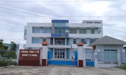 Pho Giam doc Trung tam Y te mac COVID-19 nhung khong khai bao lich trinh