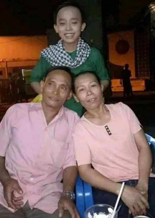 Trong khi Phương Mỹ Chi mua được nhà cho bố mẹ, Hồ Văn Cường vẫn chưa hoàn thành được ước mơ tậu nhà ở TP HCM để bố mẹ, anh chị em đoàn tụ.