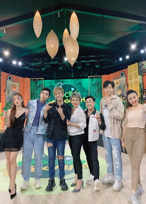 Vợ cũ của Duy Phương đóng phim, diễn kịch, tham gia gameshow.