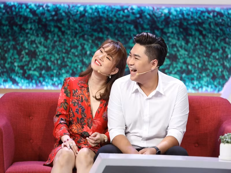 Năm 18 tuổi, Duy Phước bắt đầu yêu Trân Châu - cô gái hơn anh 8 tuổi và đã có hai con riêng. Hồi tháng 3 vừa qua, Duy Phước khoe Trân Châu mang bầu con chung.