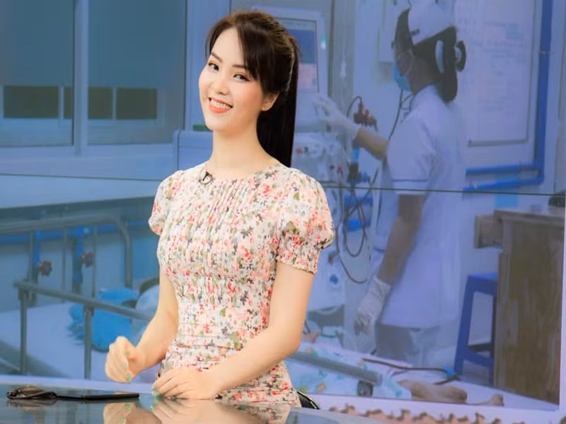 Á hậu Thụy Vân làm việc ở VTV từ năm 2006. Sau khi giành danh hiệu á hậu 2 cuộc thi Hoa hậu Việt Nam 2008, cô trở lại công việc ở VTV. Thụy Vân dẫn sóng các chương trình như: Chuyển động 24h, Chìa khóa thành công, Bản tin Tài chính Kinh doanh. Năm 2017, cô có tên trong danh sách đề cử hạng mục Dẫn chương trình ấn tượng của giải VTV Awards. Tuy nhiên, cô không giành chiến thắng. Đến nay, Thụy Vân là mỹ nhân có danh hiệu hiếm hoi vẫn gắn bó với công việc dẫn chương trình ở VTV.