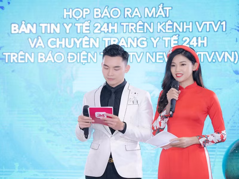 Thanh Tú gắn bó với "Bản tin Y tế" của VTV24 được 1 năm và "Câu chuyện trái tim" của VOV hơn 1 năm. Tuy nhiên, vì có con nhỏ, cô dừng công việc dẫn chương trình.