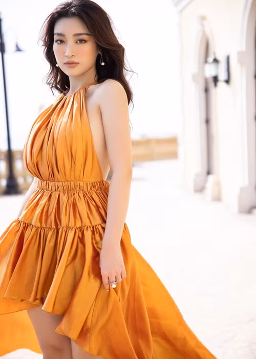 Sau 5 năm đăng quang Hoa hậu Việt Nam, Mỹ Linh đẹp tựa “nữ thần”.