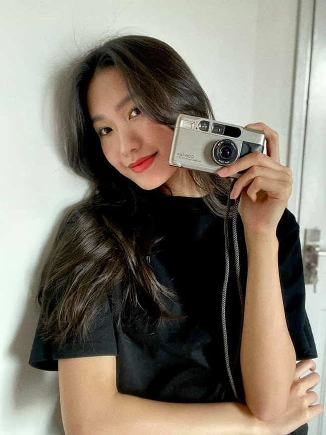 Doãn Hải My sở hữu dung nhan xinh đẹp như nàng thơ.