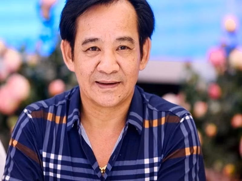 Anh nói thêm: “Trước khi nhận lời, tôi đã tìm hiểu tình hình. Tỉnh Lâm Đồng chưa có ca bệnh và vẫn mở hàng quán bình thường, tôi mới yên tâm đi. Tôi không đi từ vùng dịch. Có vài hình ảnh tôi không đeo khẩu trang được đăng tải, nhưng đó là lúc ngồi ăn trong phòng". Ảnh: Vietnamnet