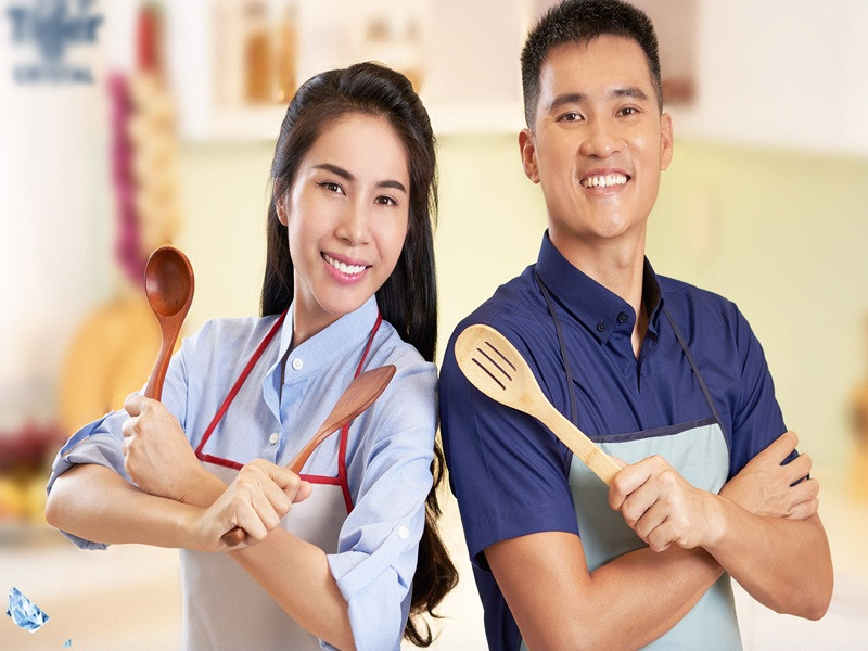 Thủy Tiên - Công Vinh còn có không ít dự án quảng cáo chung.