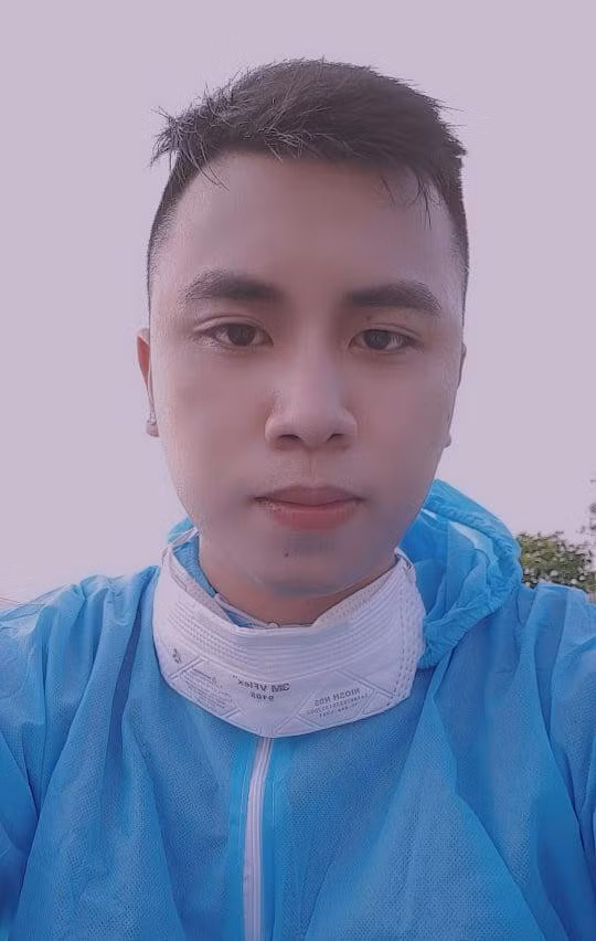 Chang trai 9X chong dich: Mo hoi roi moi khi cui viet ten benh nhan-Hinh-2