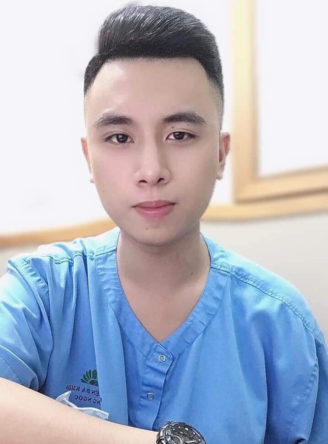 Chang trai 9X chong dich: Mo hoi roi moi khi cui viet ten benh nhan-Hinh-8