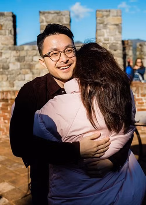 Doanh nhân Trí Tống âm thầm đặt mua nhẫn kim cương tỷ đồng và chuẩn bị mọi thứ thật chu đáo cho màn cầu hôn.