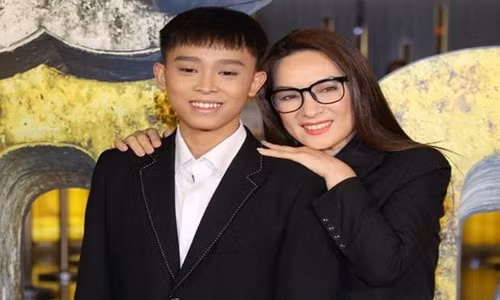 Phi Nhung len tieng truoc tin don lay het cat se cua Ho Van Cuong