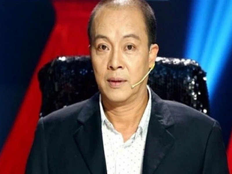 Mới đây, nghệ sĩ Đức Hải vướng ồn ào bị nghi chửi tục. Lần đầu, nam nghệ sĩ thanh minh cho hacker. Sau đó, Đức Hải lại cho biết, do con nuôi nghịch dại. Phát ngôn bất nhất của nam nghệ sĩ khiến nhiều bức xúc. Chưa hết, Đức Hải chưa một lần lên tiếng xin lỗi vì status chửi tục xuất hiện trên trang cá nhân của mình. Ảnh: VTC