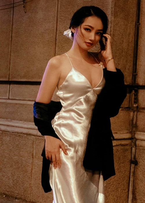 Trúc Diễm đã có 15 năm làm người mẫu, từng đoạt một số danh hiệu như Á hậu 1 cuộc thi Hoa hậu Phụ nữ Việt Nam qua ảnh 2005, giải phụ Người đẹp thời trang tại Hoa hậu Trái đất 2007, top 15 Hoa hậu Quốc tế 2011.