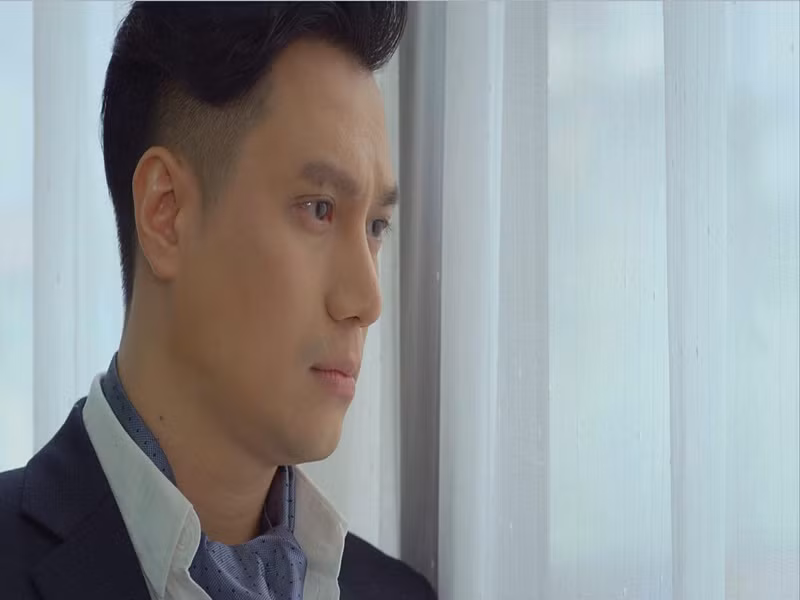 Để đổi vận, Việt Anh chi 400 triệu để dao kéo gương mặt tại Hàn Quốc.