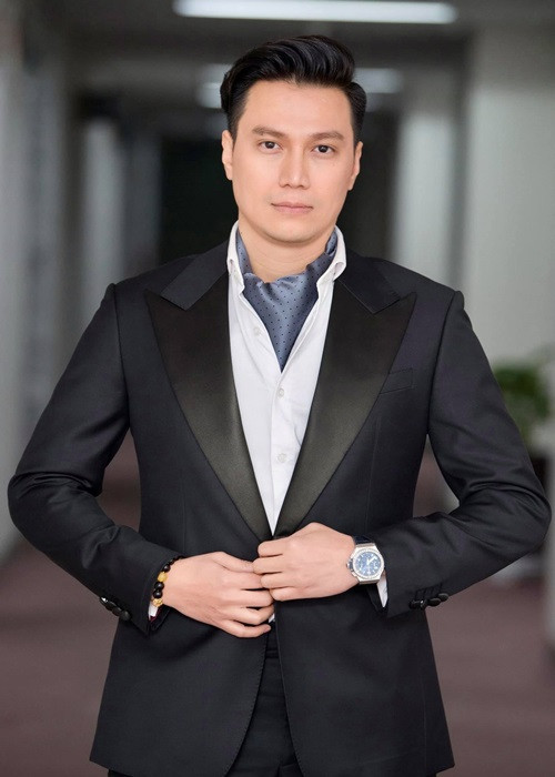 Việt Anh dừng đóng phim được một thời gian và đang tập trung kinh doanh.