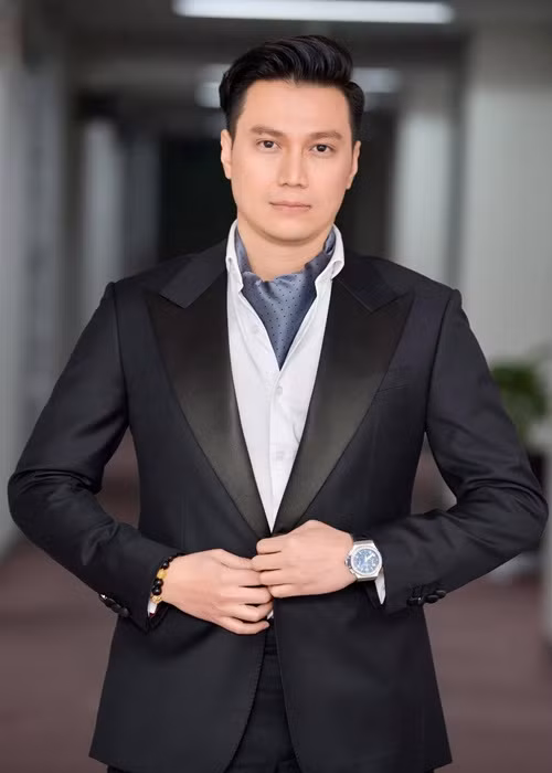 Việt Anh dừng đóng phim được một thời gian và đang tập trung kinh doanh.