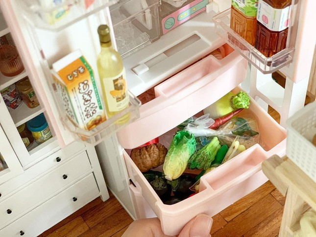 Căn nhà trống ban đầu My đặt từ một bạn ở trong nước, chuyên làm về mô hình nhà thế này, còn những đồ nội thất, từng món đồ trong bếp được My chọn lựa rất kỹ, mua từ Nhật Bản, Trung Quốc, thậm chí phải đặt làm handmade…