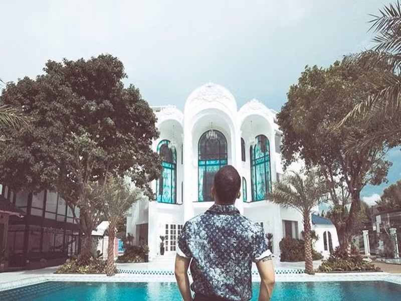  Biệt thự mới của Khắc Tiệp rộng 1.800m2.