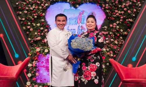 Phuong My Chi quang cao keo ngam trang da, loat sao gap hoa... khong chua?-Hinh-2