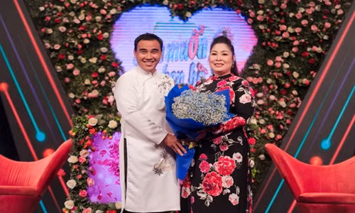 Phuong My Chi quang cao keo ngam trang da, loat sao gap hoa... khong chua?-Hinh-2