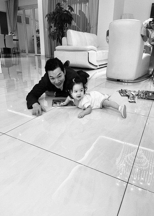 Con gái thứ hai của Trần Bảo Sơn được khen đáng yêu, sở hữu nhiều nét giống bố.