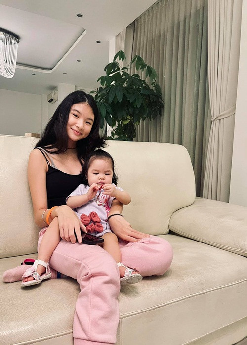 Devon là con gái của Trần Bảo Sơn và Trương Ngọc Ánh trong khi Kendall là trái ngọt tình yêu của nam diễn viên và vợ mới.