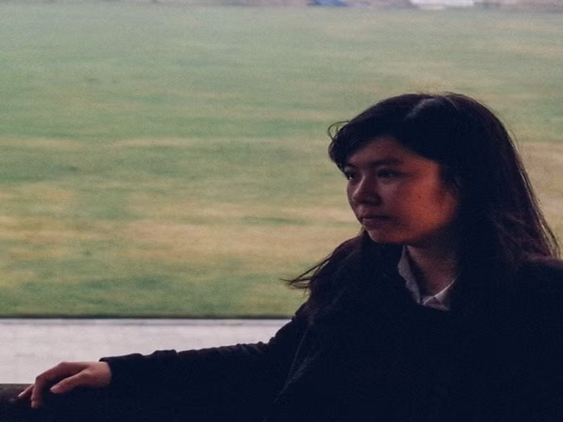 Theo Gia đình và xã hội, con gái của Tạ Bích Loan từ nhỏ đã có năng khiếu về bộ môn kịch nói và biểu diễn bằng tiếng Pháp. Sau khi tốt nghiệp THPT, Ly Na sang Pháp học tập để trở thành đạo diễn điện ảnh. Ảnh: Gia đình và xã hội