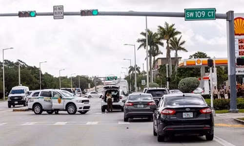 Mỹ: Tấn công bằng súng trong lễ mừng tốt nghiệp ở Miami My: Tan cong bang sung trong le mung tot nghiep o Miami