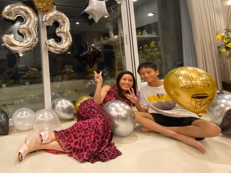 Con trai út của Thu Hoài tên Hàn Tường, biệt danh Bảo Bảo. Cậu nhóc tự lập từ rất sớm, rất ít khi nhõng nhẽo với mẹ.