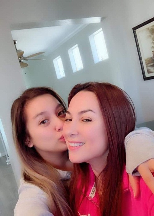 Sau khi công khai con gái vào năm 2017, Phi Nhung không ít lần khoe con gái hiếu thảo.