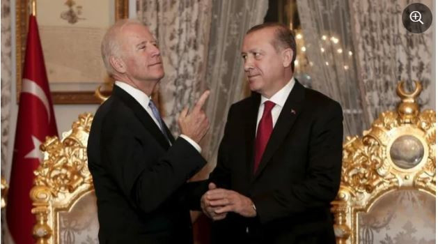 Thổ Nhĩ Kỳ bất ngờ thông báo sẽ trả chuyên gia Nga làm nhiệm vụ huấn luyện và điều khiển hệ thống S-400 về nước, động thái này được cho là nhằm xoa dịu lo ngại của Washington trong bối cảnh cuộc gặp gỡ cấp cao giữa hai nước sắp diễn ra.