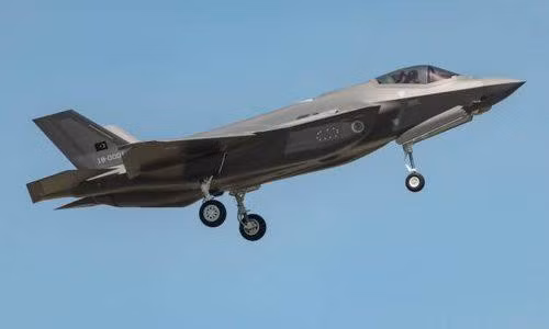 Rõ ràng là Mỹ cũng đang lúng túng trong vụ cân nhắc thiệt hơn thương vụ F-35 với Thổ Nhĩ Kỳ. Có lẽ vì điều này mà các chiến đấu cơ F-35 trong thương vụ với Ankara vẫn tiếp tục được Mỹ sản xuất.