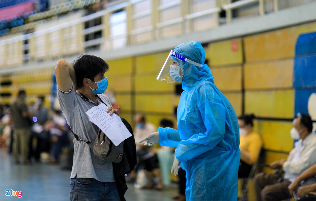 Theo Hoa hậu Việt Nam 2006, thời gian qua, cô thường xuyên cập nhật tình hình về dịch COVID-19 tại Việt Nam. Cô cảm nhận được sự vất vả của đội ngũ tuyến đầu trong công tác chống dịch. Vì thế, Mai Phương Thúy mong muốn đóng góp một phần công sức của mình, đồng hành, hỗ trợ các y bác sĩ, nhân viên y tế.