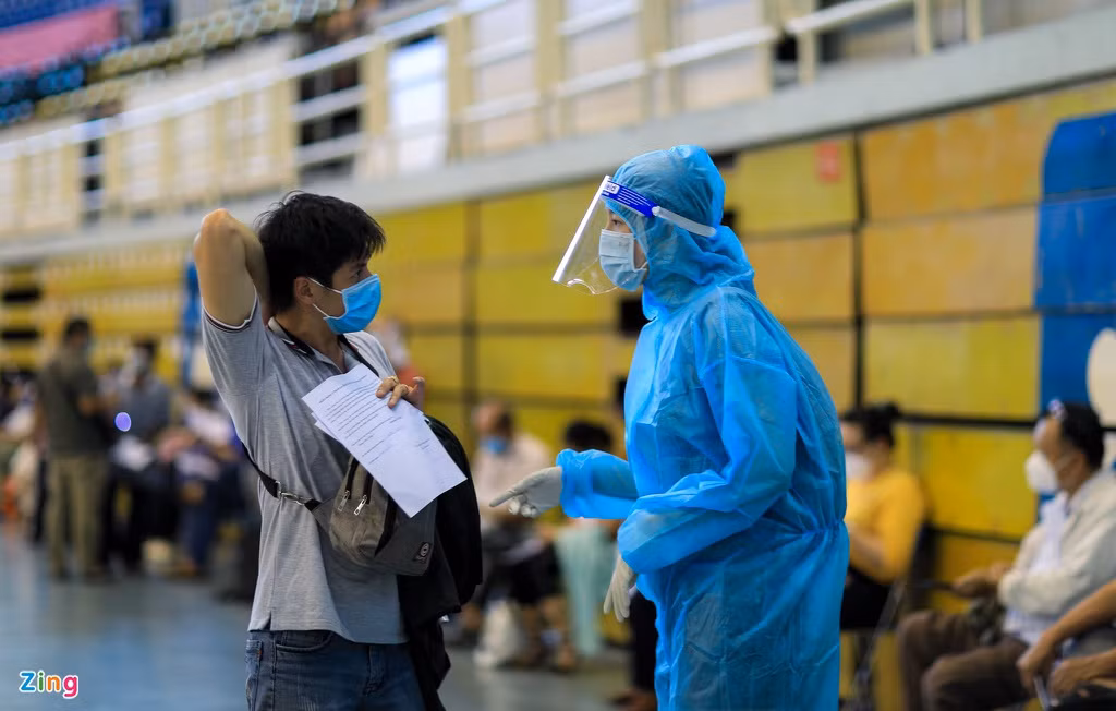 Theo Hoa hậu Việt Nam 2006, thời gian qua, cô thường xuyên cập nhật tình hình về dịch COVID-19 tại Việt Nam. Cô cảm nhận được sự vất vả của đội ngũ tuyến đầu trong công tác chống dịch. Vì thế, Mai Phương Thúy mong muốn đóng góp một phần công sức của mình, đồng hành, hỗ trợ các y bác sĩ, nhân viên y tế.