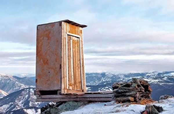 Bạn có biết rằng, nhà vệ sinh đáng sợ nhất thế giới không phải là nhà vệ sinh bị nguyền rủa, bị ma ám mà là một nhà vệ sinh hoàn toàn bình thường?