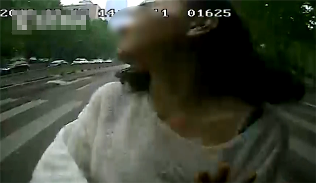 Gian ban trai, co gai lam chuyen nguoi gan nhat cung thot tim-Hinh-2