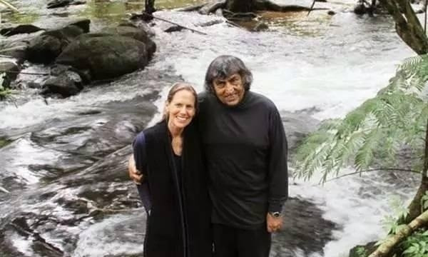 May mắn, nhờ có lượng mưa dồi dào, cỏ bắt đầu mọc lên, cây cối phát triển và bao phủ lại đất hoang nhanh chóng, trở thành môi trường sống hoàn hảo cho những loài động vật hoang dã sinh sống.