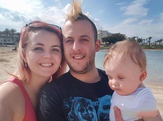 Chuyen la hom nay: Cha uong sua cua con gai va su that cam dong-Hinh-2