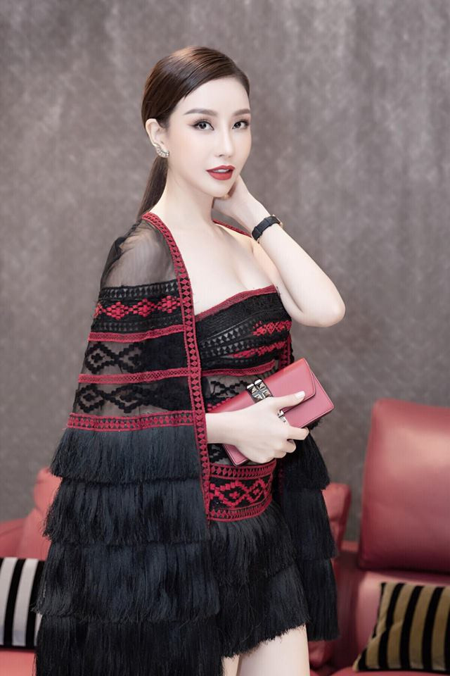 To am nho nhung dep tung centimet cua Hoa hau Lam Cuc