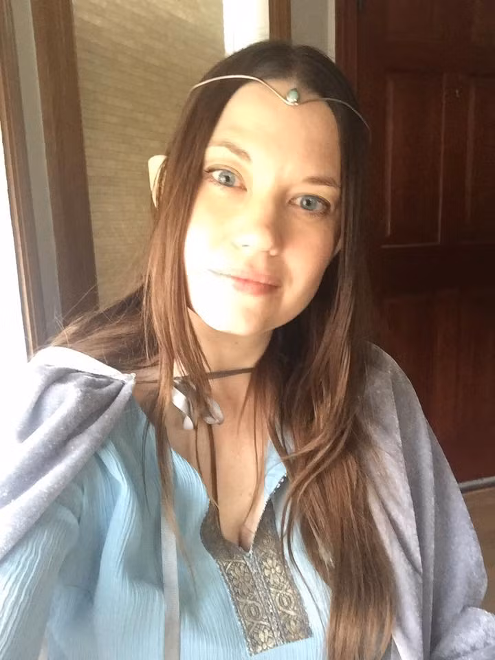 Chuyen la hom nay: Co gai tu coi minh la yeu tinh, lam chuyen kho tin...-Hinh-2